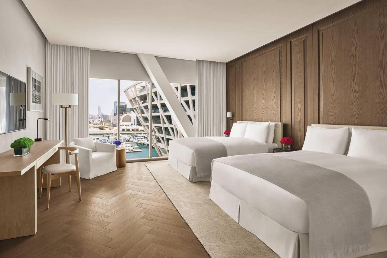 The Abu Dhabi Edition Ngoại thất bức ảnh A guest room