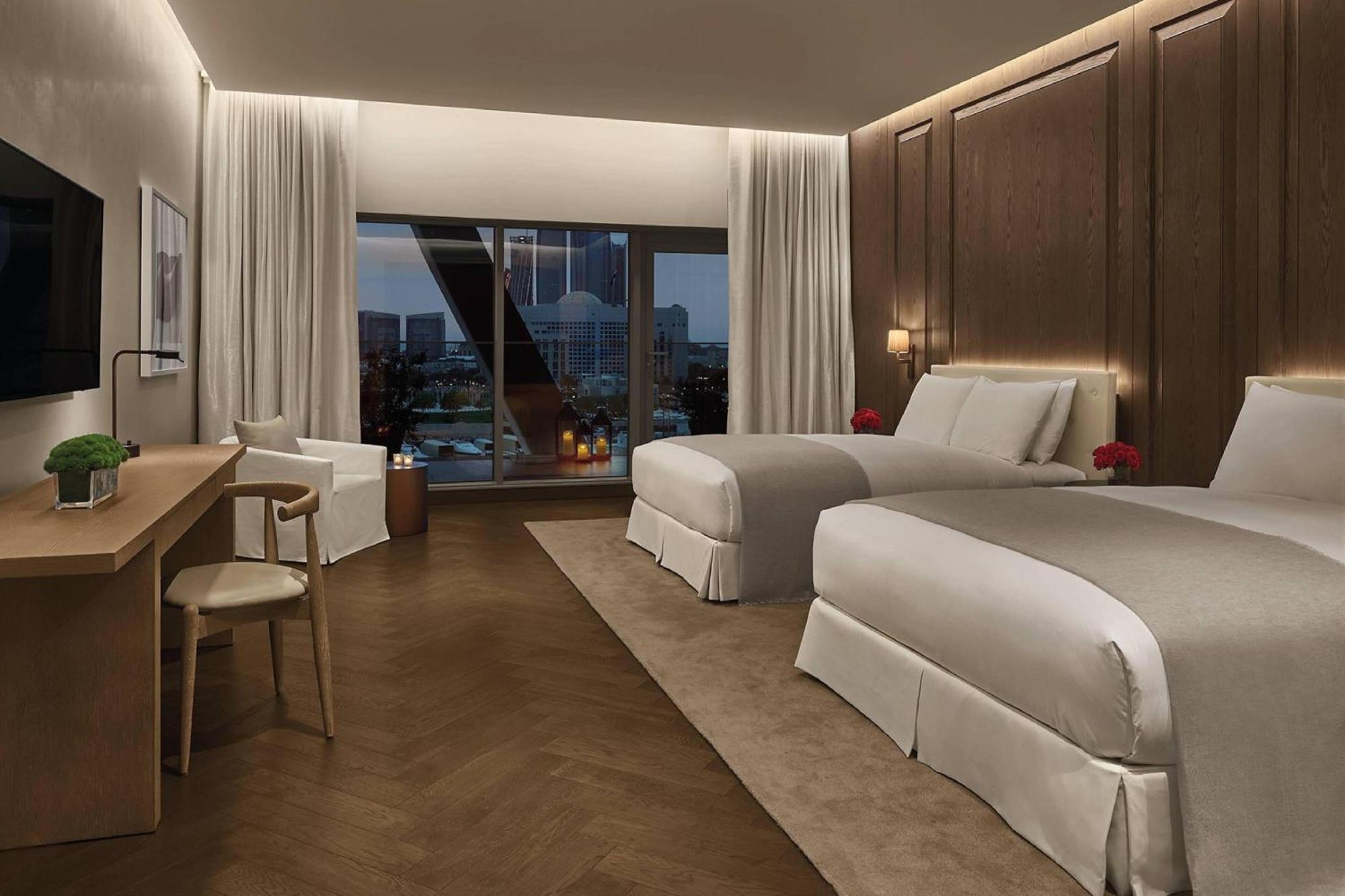 The Abu Dhabi Edition Ngoại thất bức ảnh A guest room at the hotel