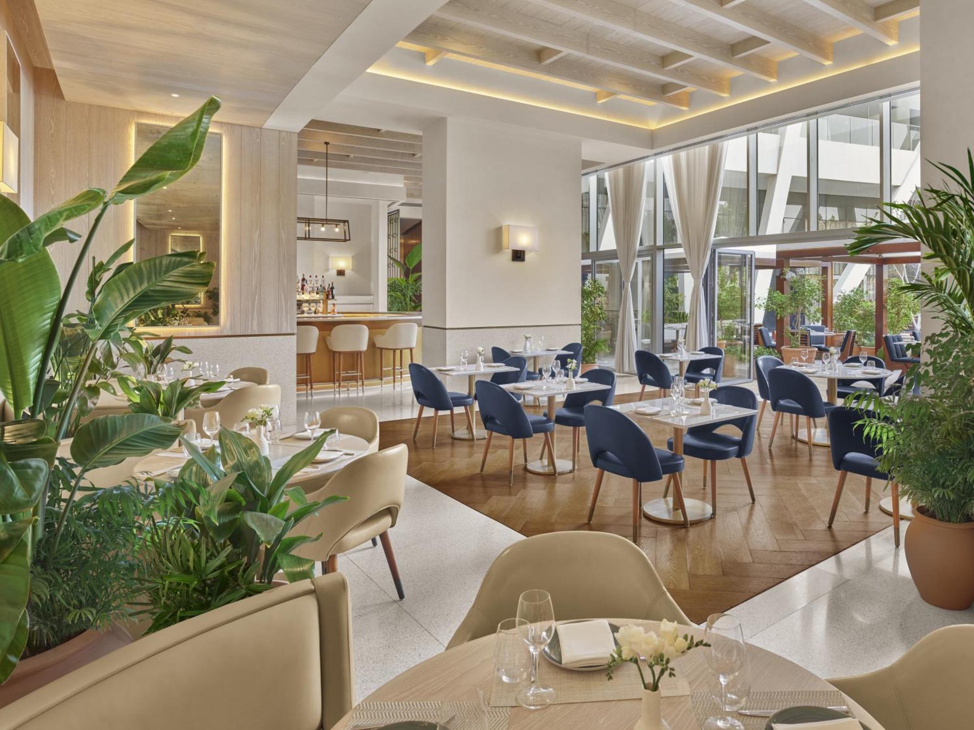 The Abu Dhabi Edition Ngoại thất bức ảnh The restaurant