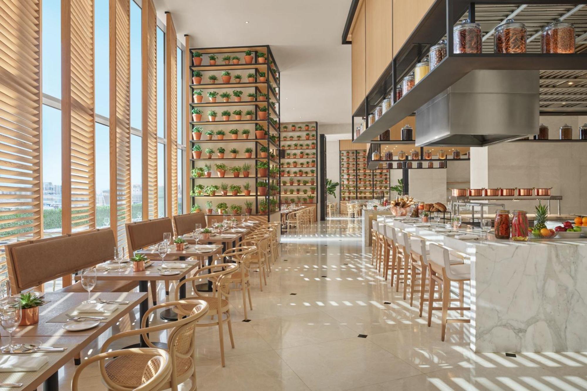 The Abu Dhabi Edition Ngoại thất bức ảnh The restaurant
