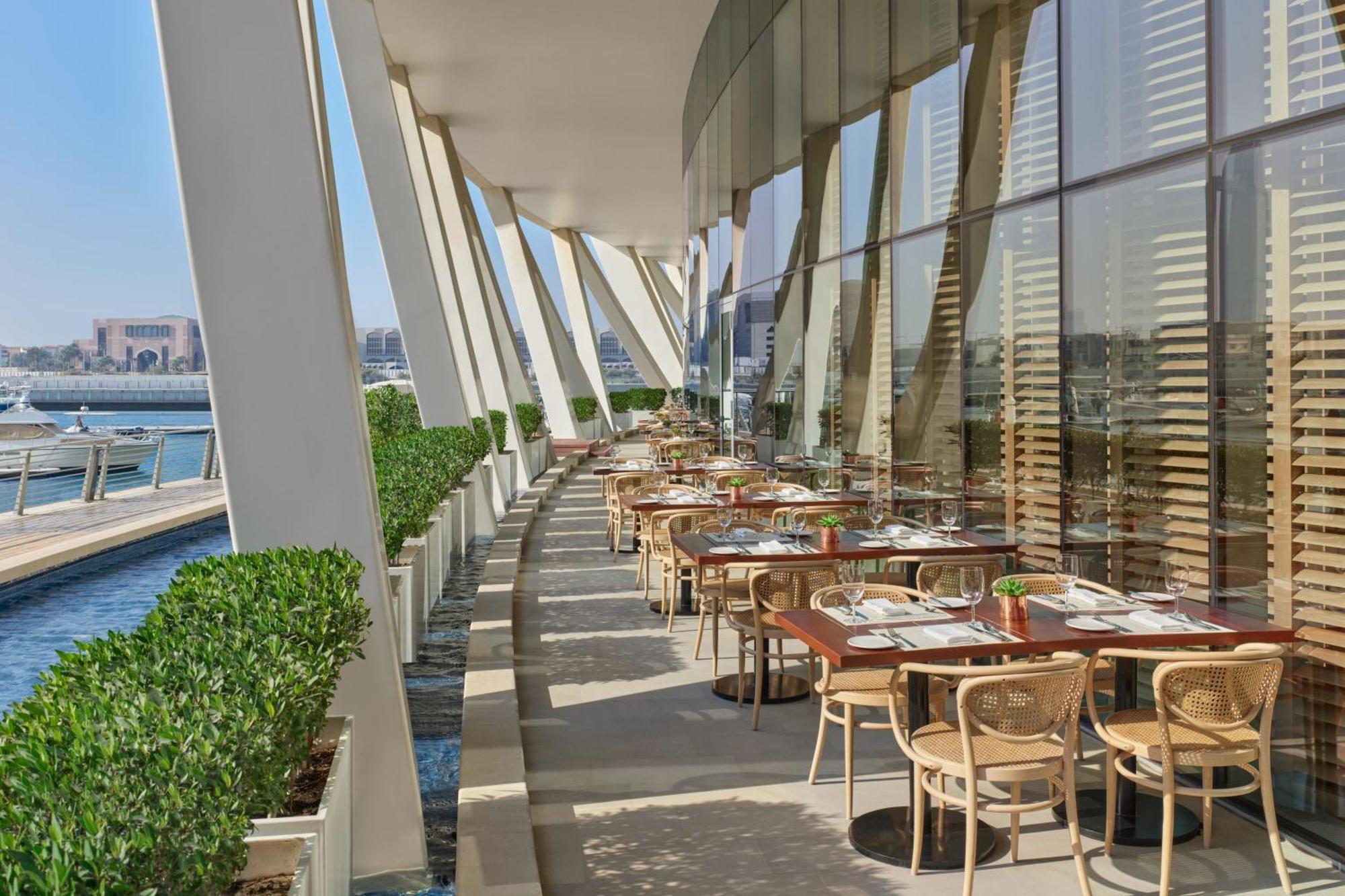 The Abu Dhabi Edition Ngoại thất bức ảnh The Terrace