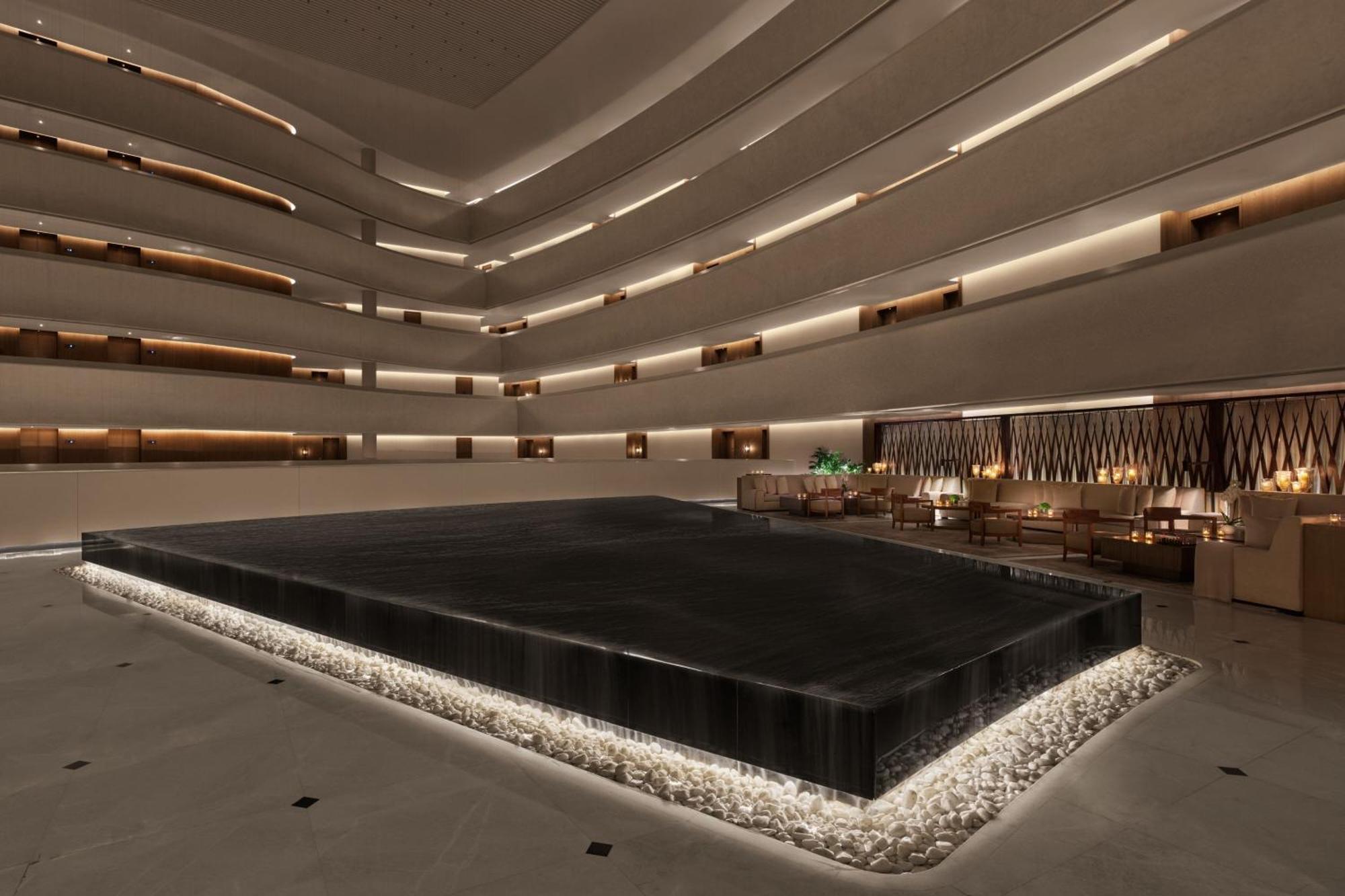 The Abu Dhabi Edition Ngoại thất bức ảnh The interior of the hotel